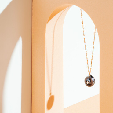 Pırlanta Taşlı ve Siyah İncili Rose Altın Kolye - Nev Jewellery (1)