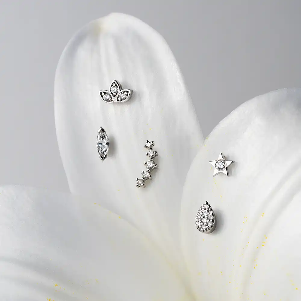 0.03 CT Diamond White Gold Piercing - 3