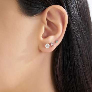 0.04 CT Siyah Pırlanta ve Zümrüt Taşlı Mini Tek Küpe - Nev Jewellery (1)