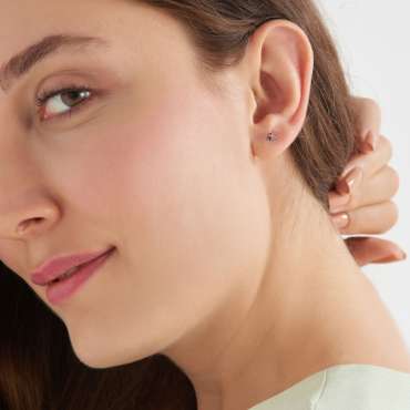 0.07 CT Siyah Pırlanta, Zümrüt ve Yakut Taşlı Mini Tek Küpe - Nev Jewellery (1)