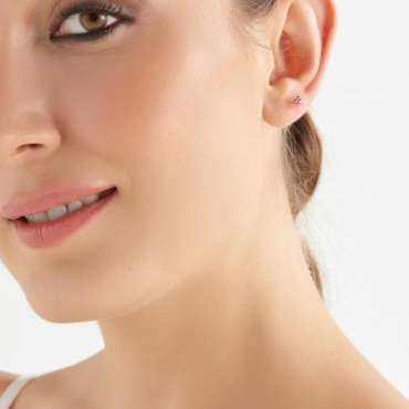 0.07 CT Siyah Pırlanta, Zümrüt ve Yakut Taşlı Mini Tek Küpe - Nev Jewellery (1)