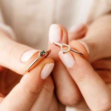 Cutie 0.16 CT Pırlanta ve Green Safir Taşlı İki Kalp Yüzük - Nev Jewellery