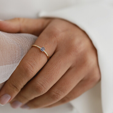 0.22 CT Zümrüt Kesim Blue Safir ve Pırlanta Taşlı Yüzük - Nev Jewellery