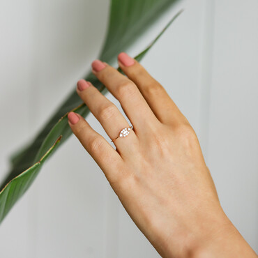 0.30 CT Baget Pırlanta Taşlı Rose Altın Yüzük - Nev Jewellery (1)