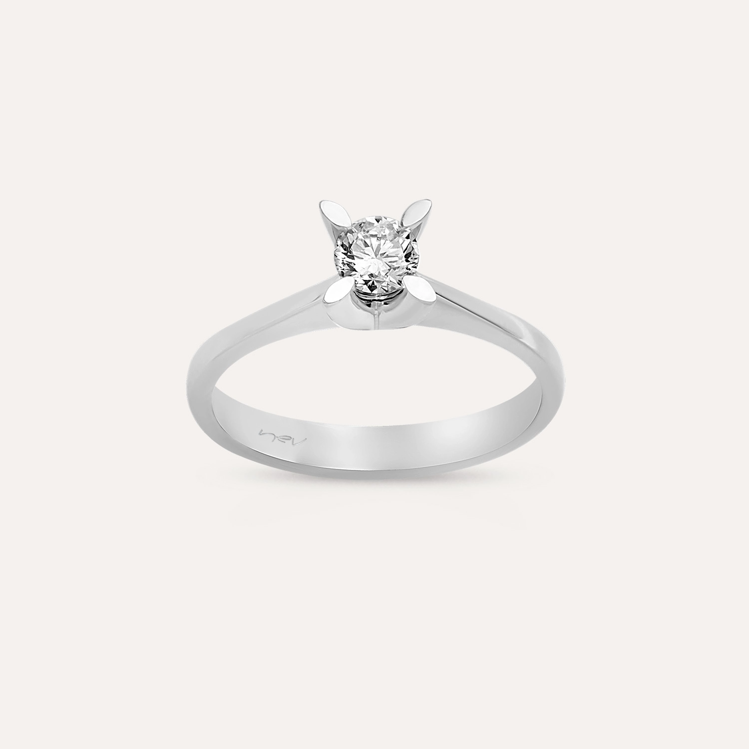 0.31 CT Diamond Solitaire White Gold Ring - 1