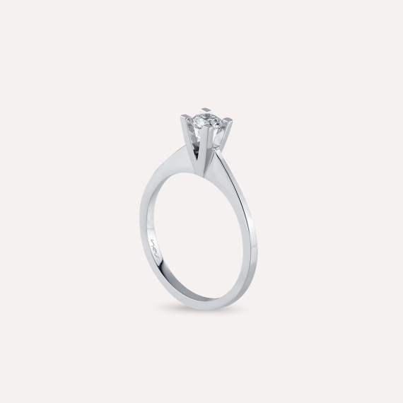 0.31 CT Diamond White Gold Solitaire Ring - 4