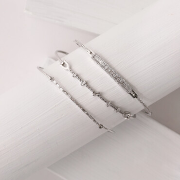 0.33 CT Baguette Cut Diamond White Gold Bracelet - Nev Jewellery (1)
