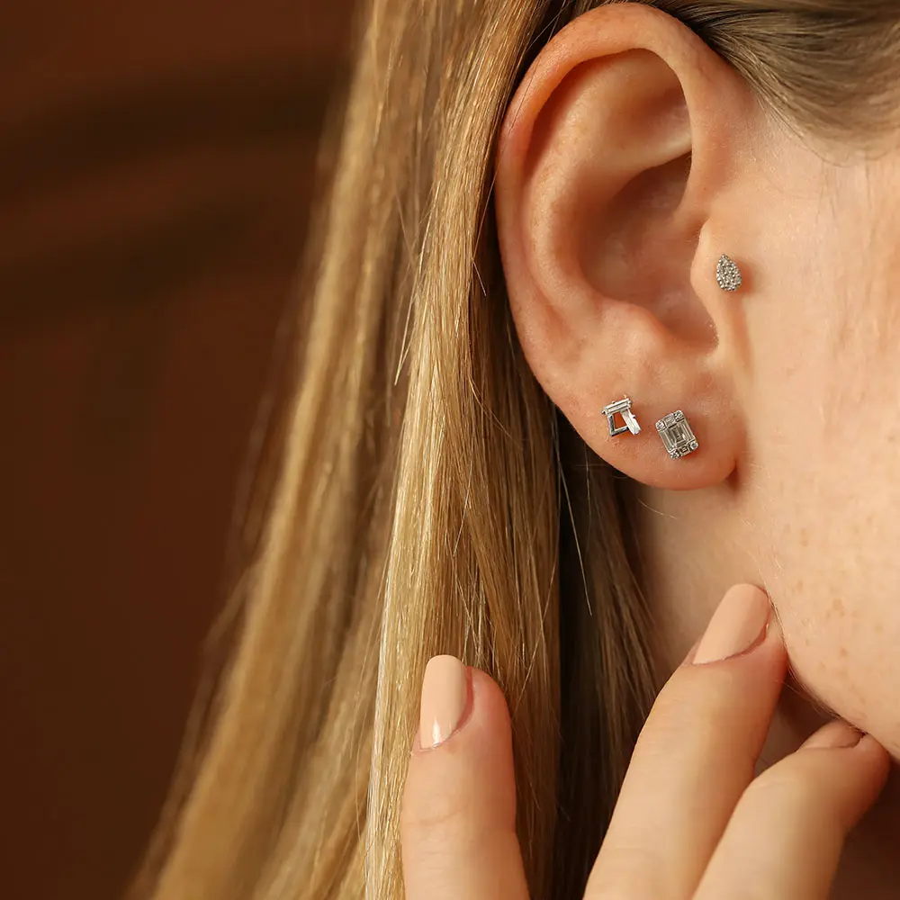 0.39 CT Baget Kesim Pırlanta Taşlı Beyaz Altın Küpe - Nev Jewellery (1)