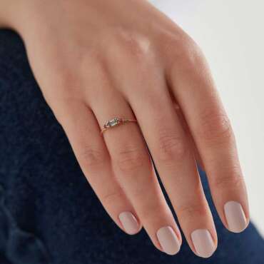 0.45 CT Green Sapphire and Red Sapphire Ring - Nev Jewellery (1)