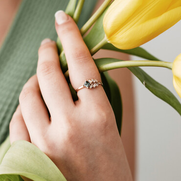 0.68 CT Green Sapphire and Baguette Cut Diamond Rose Gold Ring - Nev Jewellery (1)