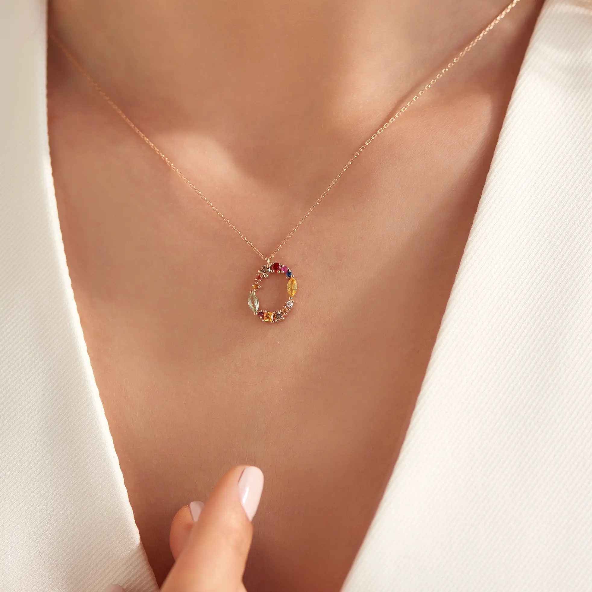 0.76 CT Brown Pırlanta ve Multicolor Safir Taşlı O Harf Kolye - Nev Jewellery (1)