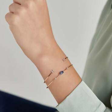 0.85 CT Blue Sapphire and Diamond Rose Gold Bracelet - Nev Jewellery (1)