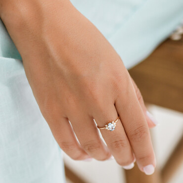 0.81 CT Light Blue Safir ve Pırlanta Taşlı Rose Altın Yüzük - Nev Jewellery (1)