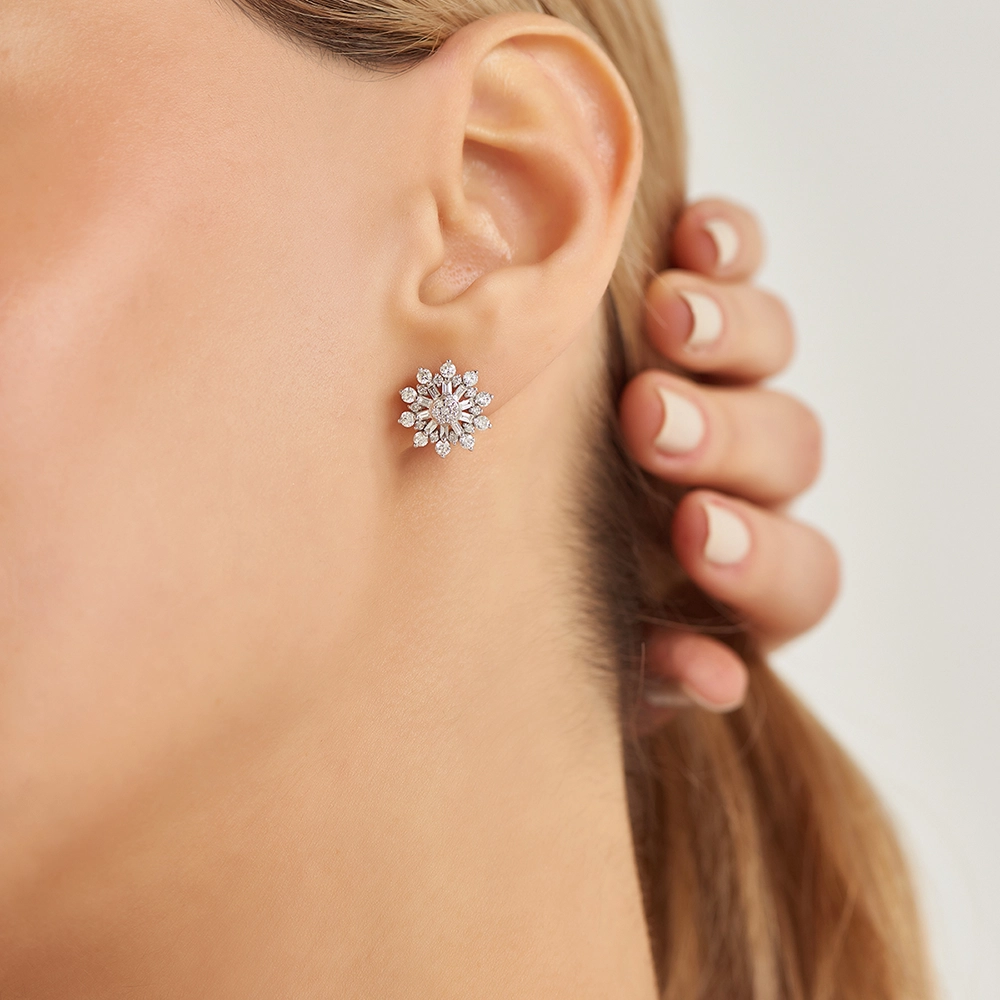 1.34 CT Baget Pırlanta Taşlı Beyaz Altın Küpe - Nev Jewellery (1)