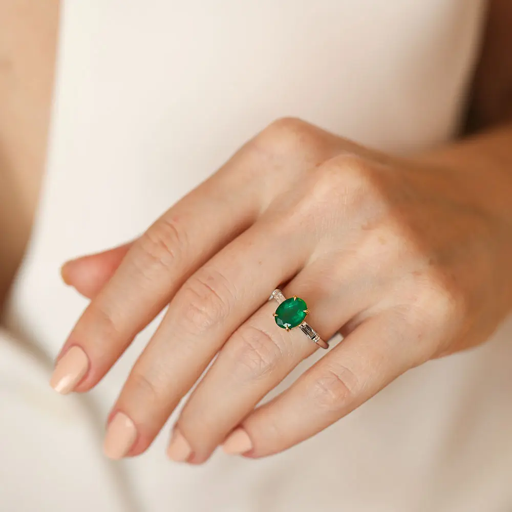 1.96 CT Emerald and Baguette Diamond Ring - 3