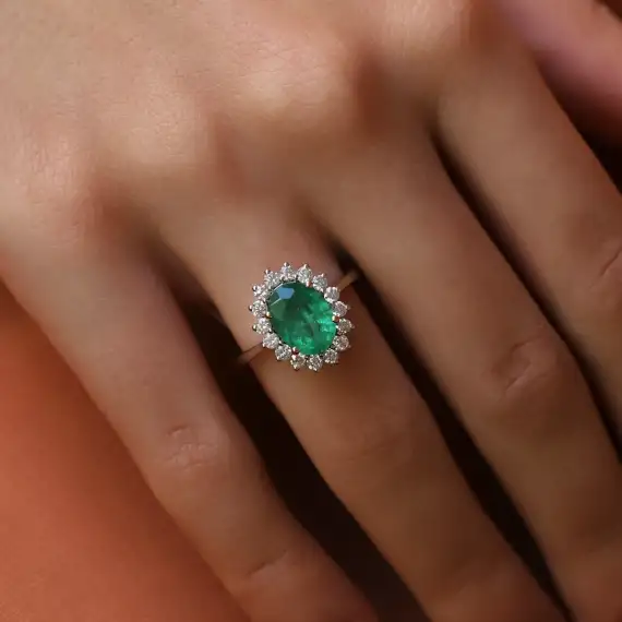 2.46 CT Zümrüt ve Pırlanta Taşlı Beyaz Altın Anturaj Yüzük - 2