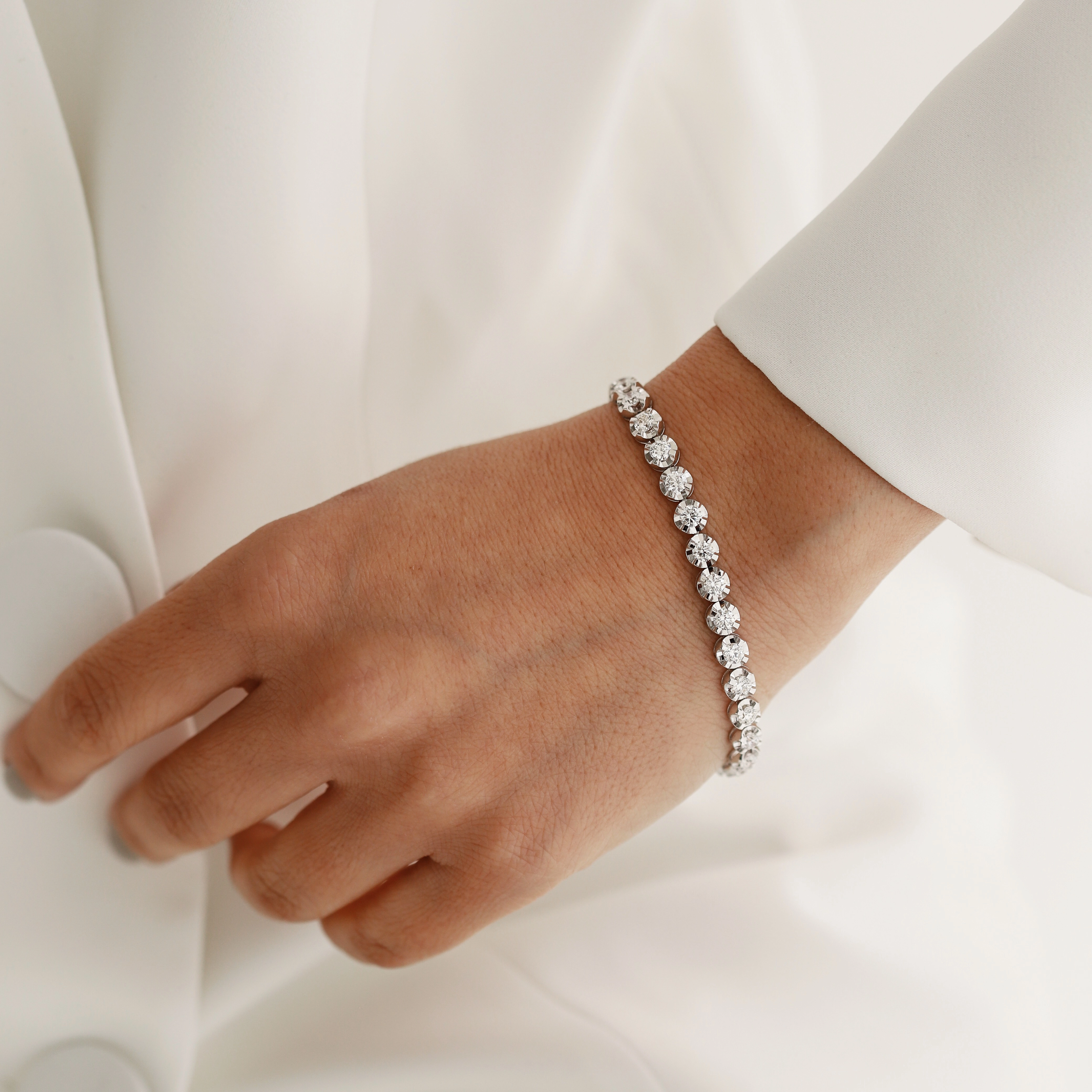 5.59 CT Diamond White Gol Tenis Bracelet - 2