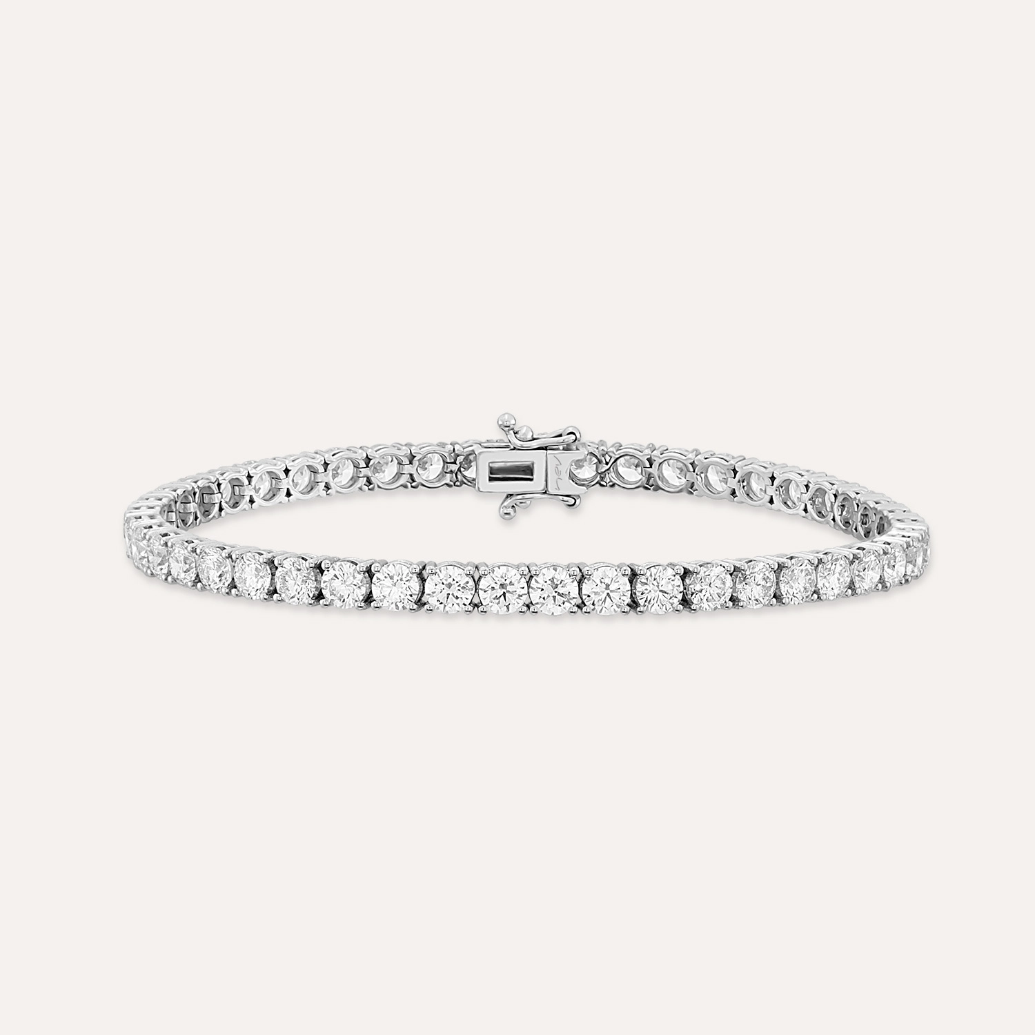 8.38 CT Diamond White Gold Tennis Bracelet - 1