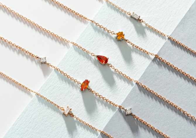 RENKLİ TAŞLI BİLEKLİKLER EN