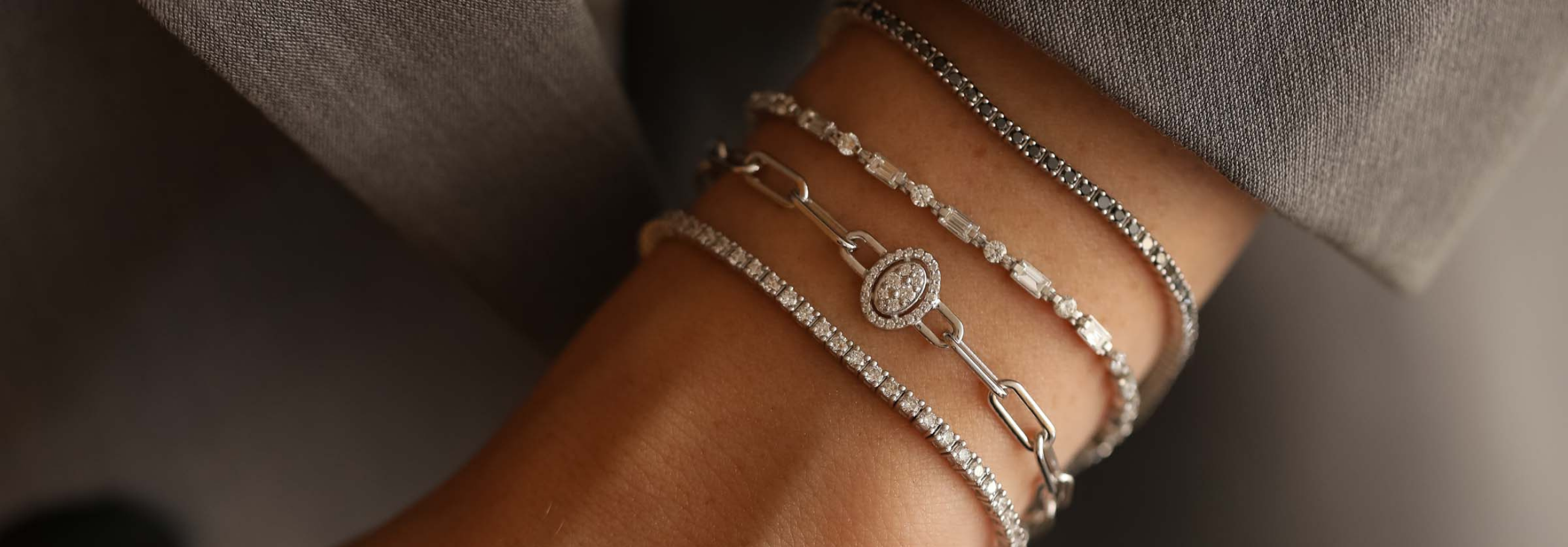 What is a Tennis Bracelet (Su Yolu)? Why Is It So Popular?