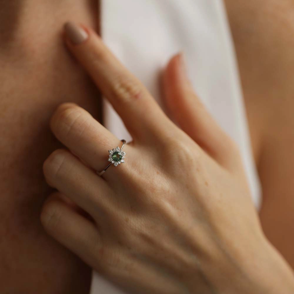 Aisha 0.63 CT Green Safir ve Pırlanta Taşlı Beyaz Altın Yüzük - Nev Jewellery (1)