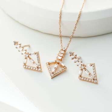 Alfa 0.65 CT Baguette Cut Diamond Rose Gold Earring - Nev Jewellery (1)