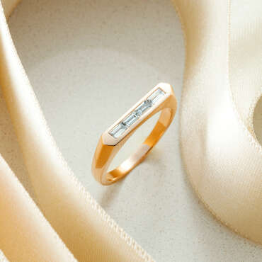 Alis 0.25 CT Baget Pırlanta Taşlı Rose Altın Yüzük - Nev Jewellery