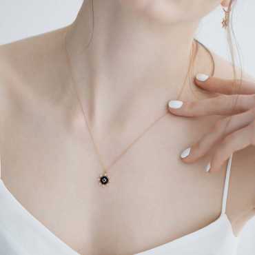 Bellatrix Zümrüt ve Pırlanta Taşlı Siyah Mineli Kolye - Nev Jewellery (1)