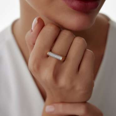 Beyaz Taşlı Yassı Tasarım Baget - NEV JEWELLERY (1)