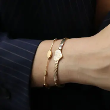 Blob Yellow Gold Bracelet - Nev Jewellery (1)