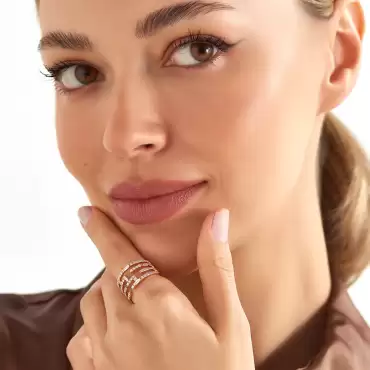 Clair 0.88 CT Baget Pırlanta Taşlı Rose Altın Yüzük - Nev Jewellery (1)