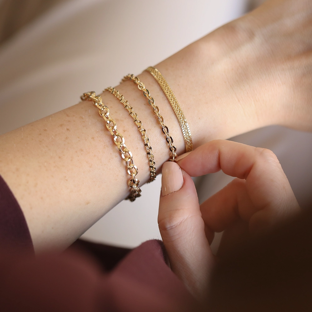 Courb Yellow Gold Bracelet - Nev Jewellery (1)