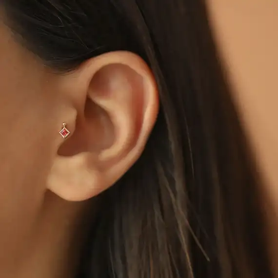 Echo Red Sapphire Rose Gold Piercing - 2