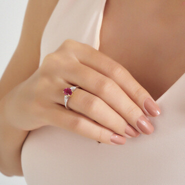 Edith 1.62 CT Yakut ve Damla Kesim Pırlanta Taşlı Yüzük - Nev Jewellery