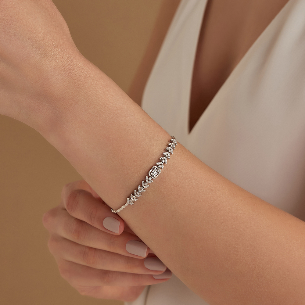 Elaris 0.86 CT Baget Kesim Pırlanta Taşlı Beyaz Altın Bileklik - Nev Jewellery (1)