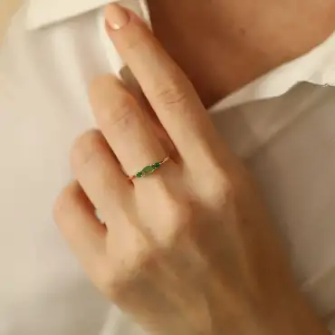 0.28 CT Oval Cut Emerald Yellow Gold Ring - (1)