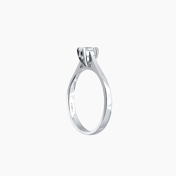 0.31 CT Oval Diamond Stone Ring - 4