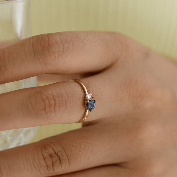 0.60 CT Multicolor Sapphire and Diamond Yellow Gold Ring - 2