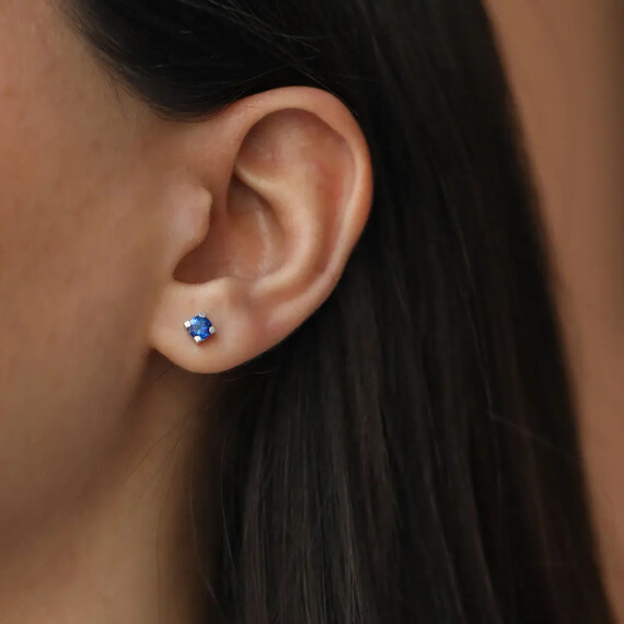 0.72 CT Sapphire White Gold Earring - Nev Jewellery