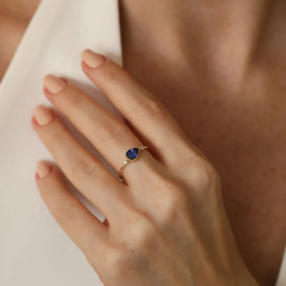 0.94 CT Sapphire and Diamond Yellow Gold Ring - Nev Jewellery (1)