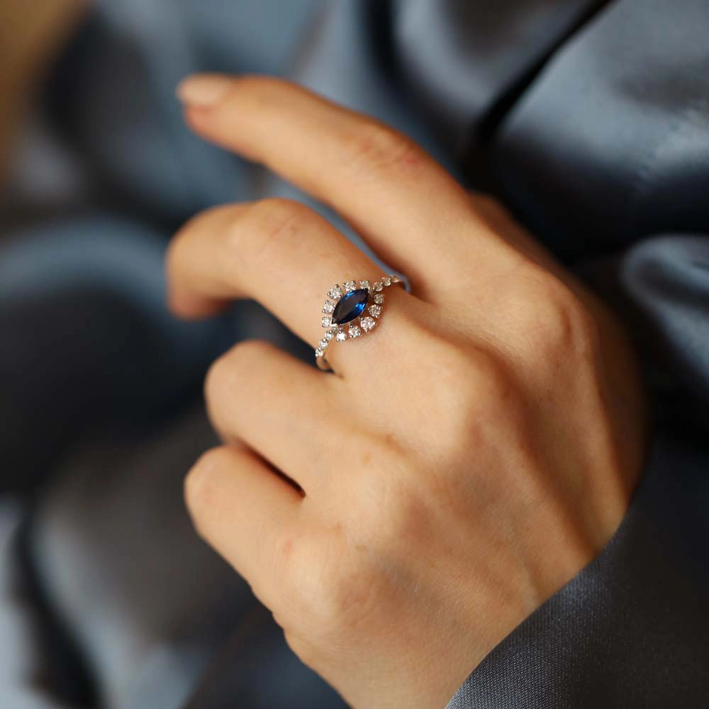 1.00 CT Sapphire and Diamond Ring - 2