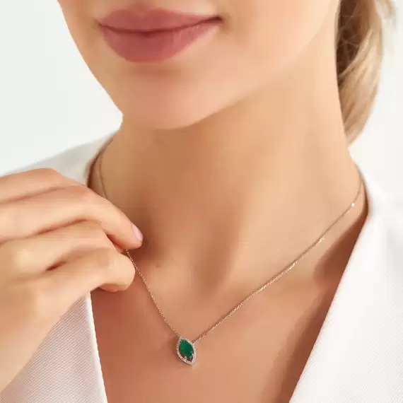 0.96 CT Diamond and Marquise Cut Emerald White Gold Necklace - 5