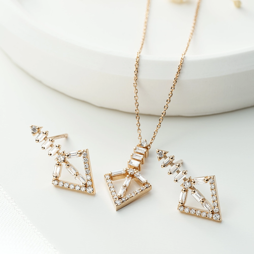 Alfa 0.38 CT Baguette Cut Diamond Rose Gold Pendant - 5
