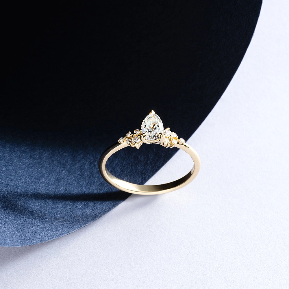 Daphne 0.48 CT Pear Cut Diamond Yellow Gold Ring - 1