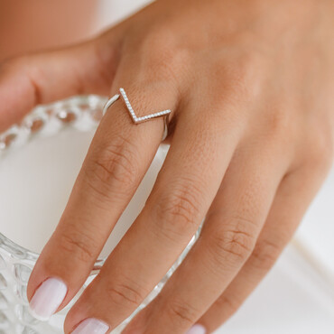 Minimal Diamond Chevron Ring - Nev Jewellery