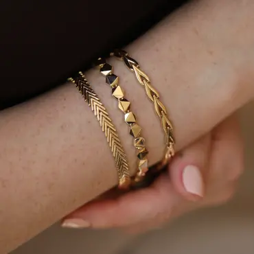 Pulse Yellow Gold Bracelet - Nev Jewellery (1)