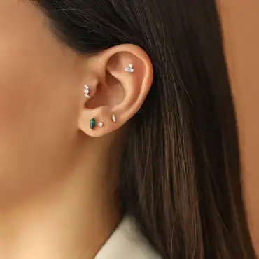 Eva Baguette Cut Diamond Rose Gold Piercing - Nev Jewellery (1)