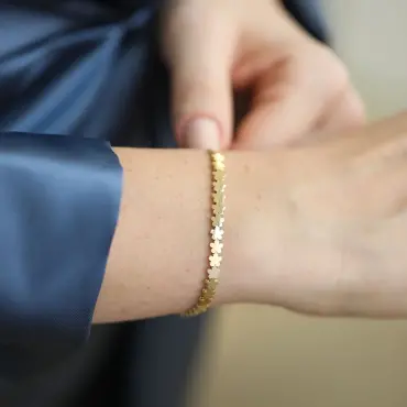 Floral Yellow Gold Bracelet - Nev Jewellery (1)