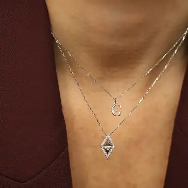 G Harf Baget Pırlanta Taşlı Beyaz Altın Kolye - Nev Jewellery (1)