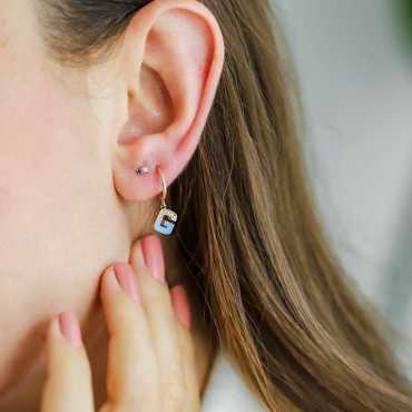 G Harf Mavi Mineli ve Pırlanta Taşlı Tek C Küpe - Nev Jewellery